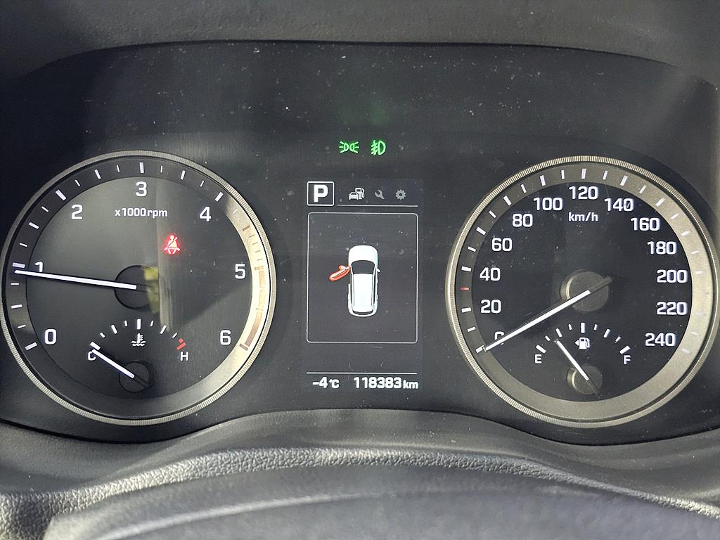 HYUNDAI Tucson - Vista 7