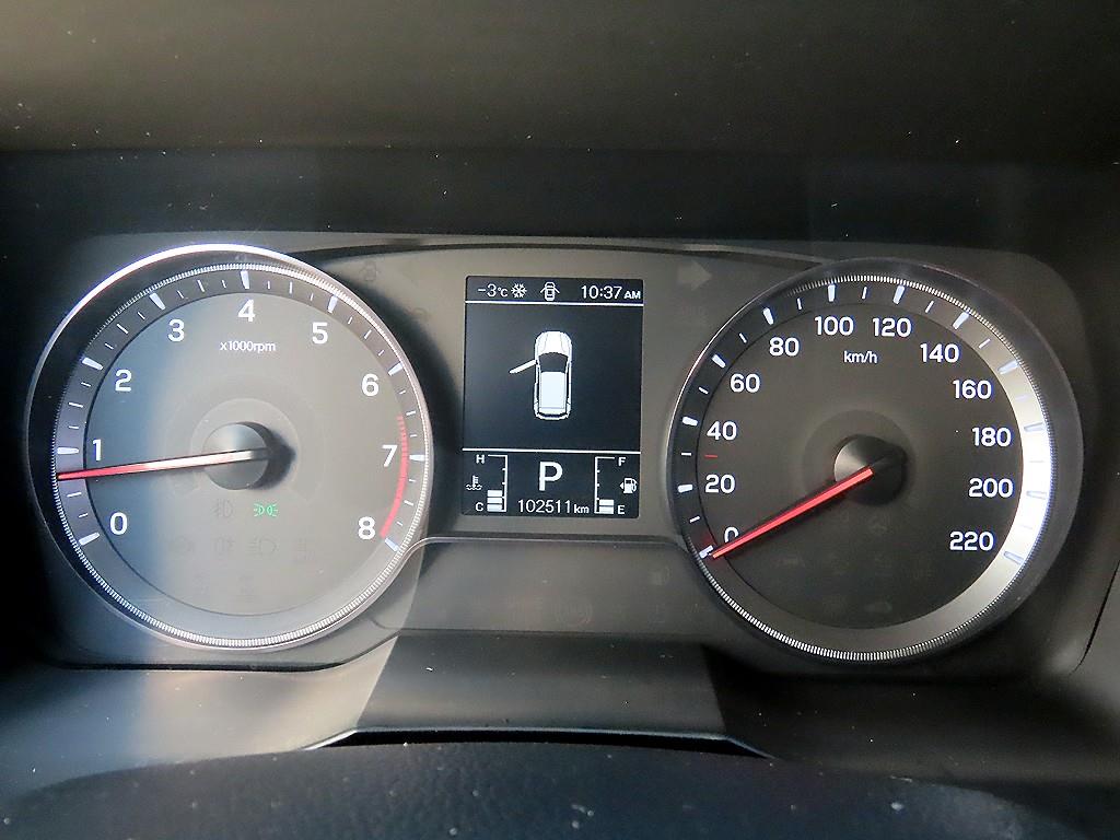 Ssangyong Tivoli - Vista 9