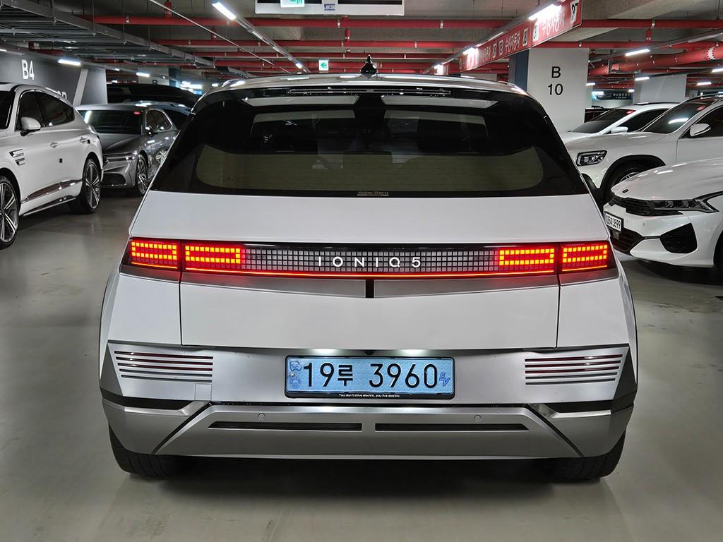 HYUNDAI Ioniq 5 - Vista 4