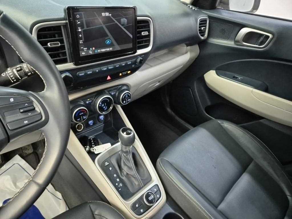 HYUNDAI Venue - Vista 10