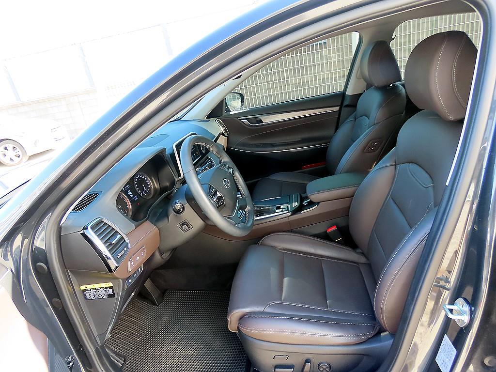 HYUNDAI Grandeur - Vista 5