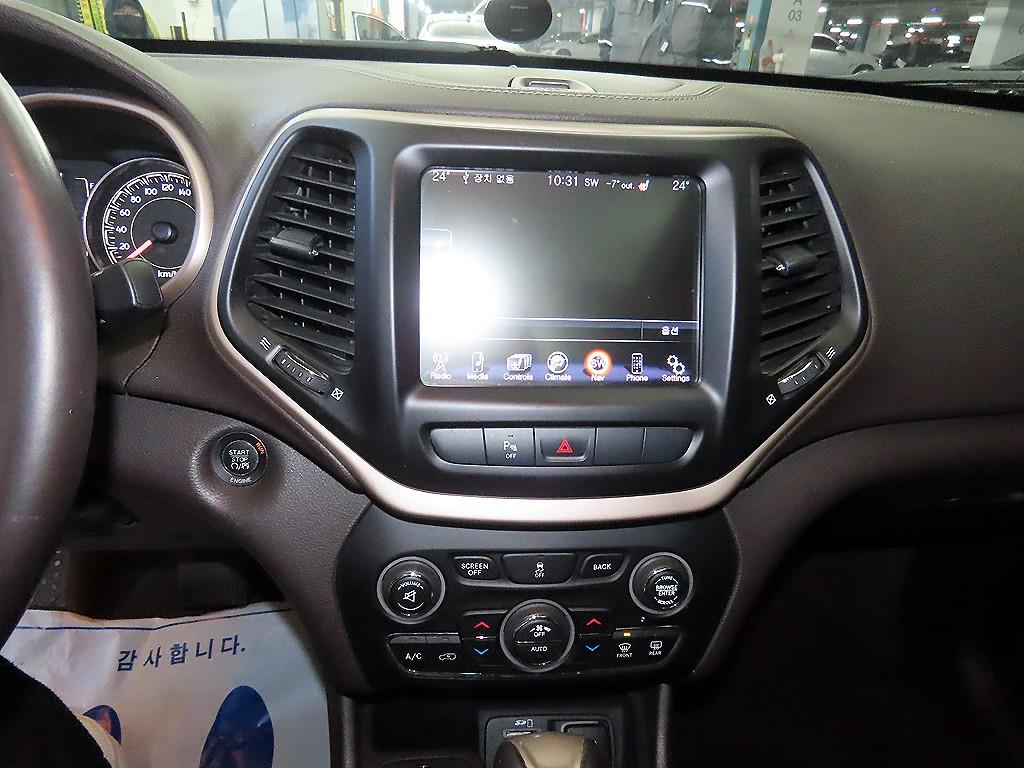 Jeep Cherokee - Vista 11