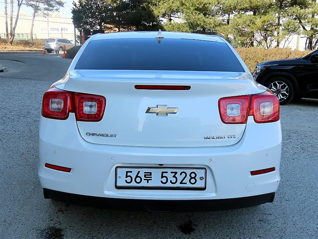 Chevrolet Malibu - Vista 4