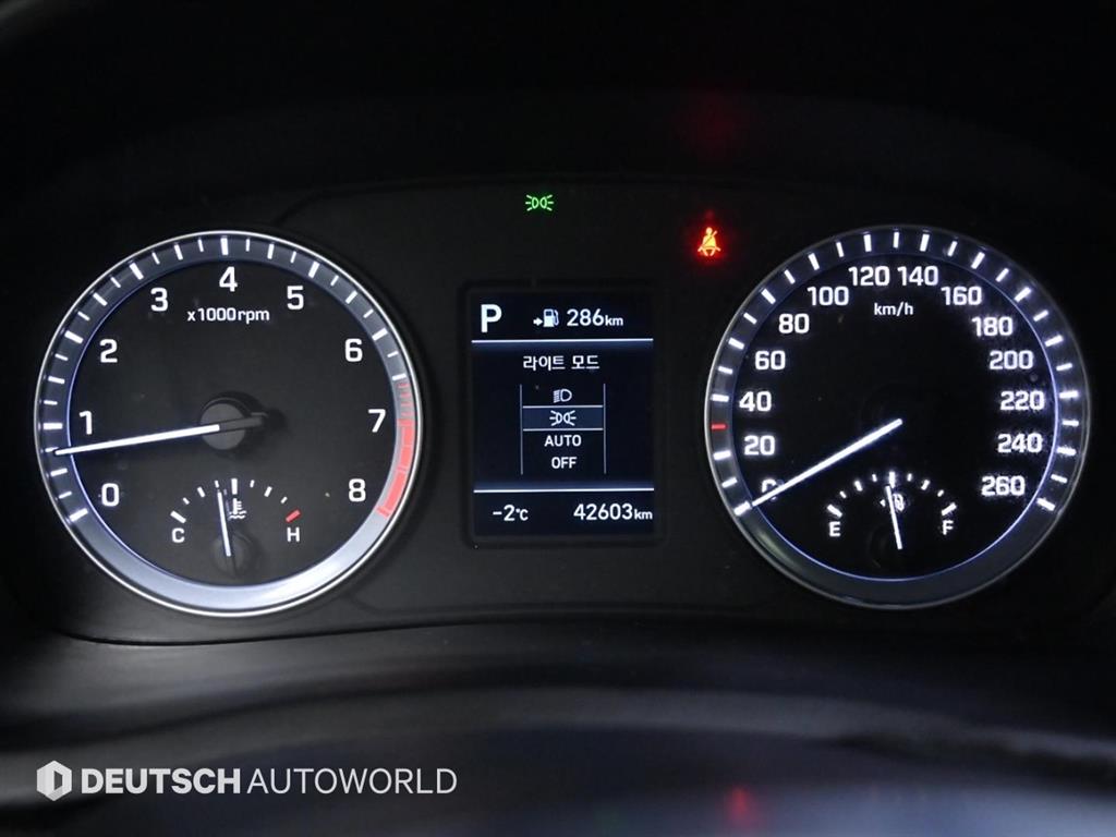 HYUNDAI Sonata - Vista 8