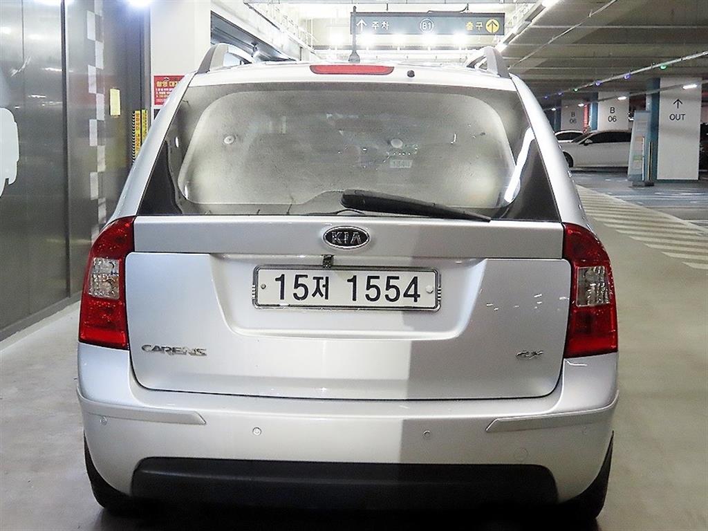 KIA Carens - Vista 5