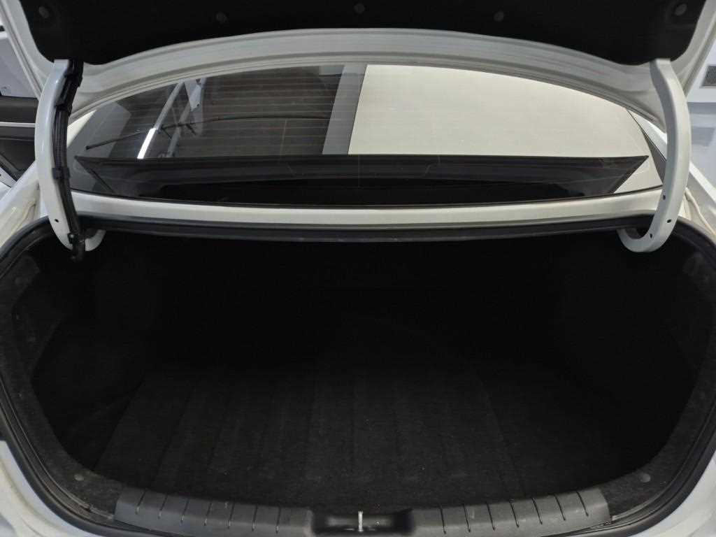 HYUNDAI Avante 2019 Blanco - Importación desde Corea - HF Imports Iquique - Foto 18