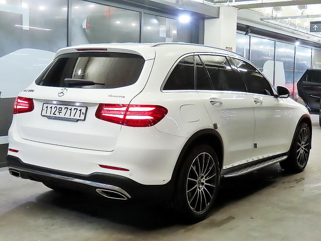 Mercedes Benz GLC Class - Vista 4