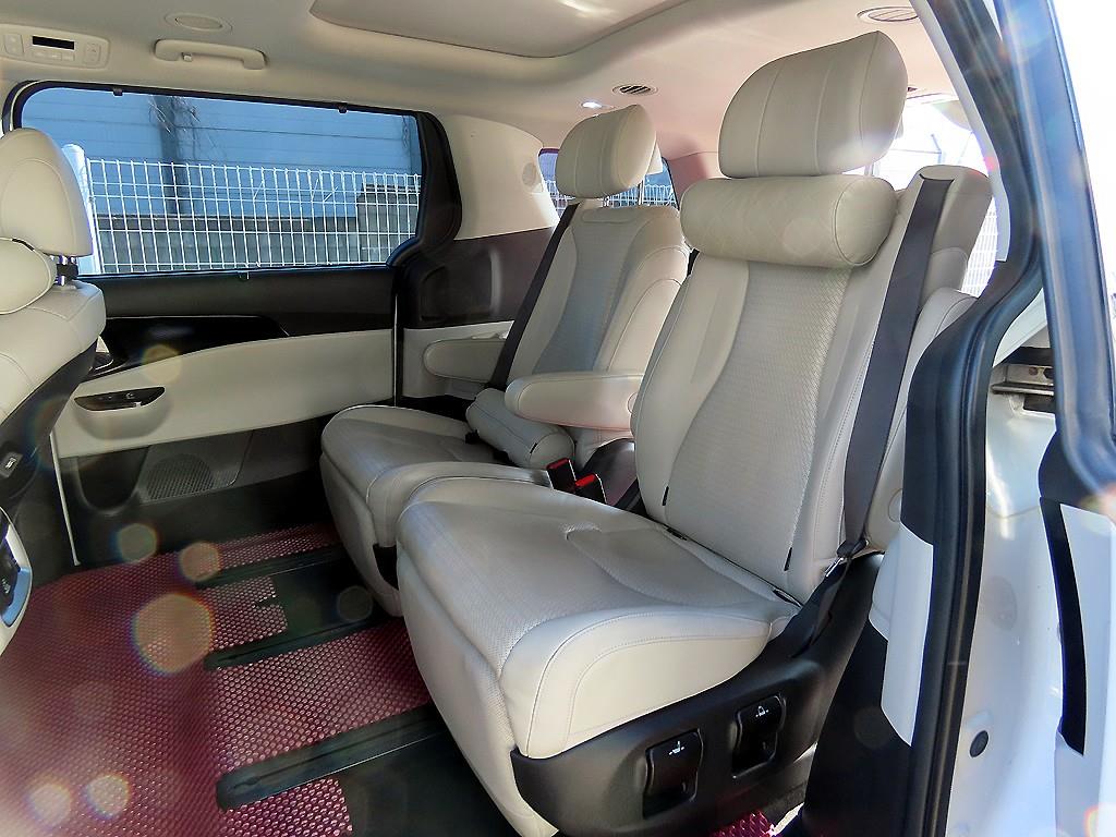 KIA Carnival - Vista 6