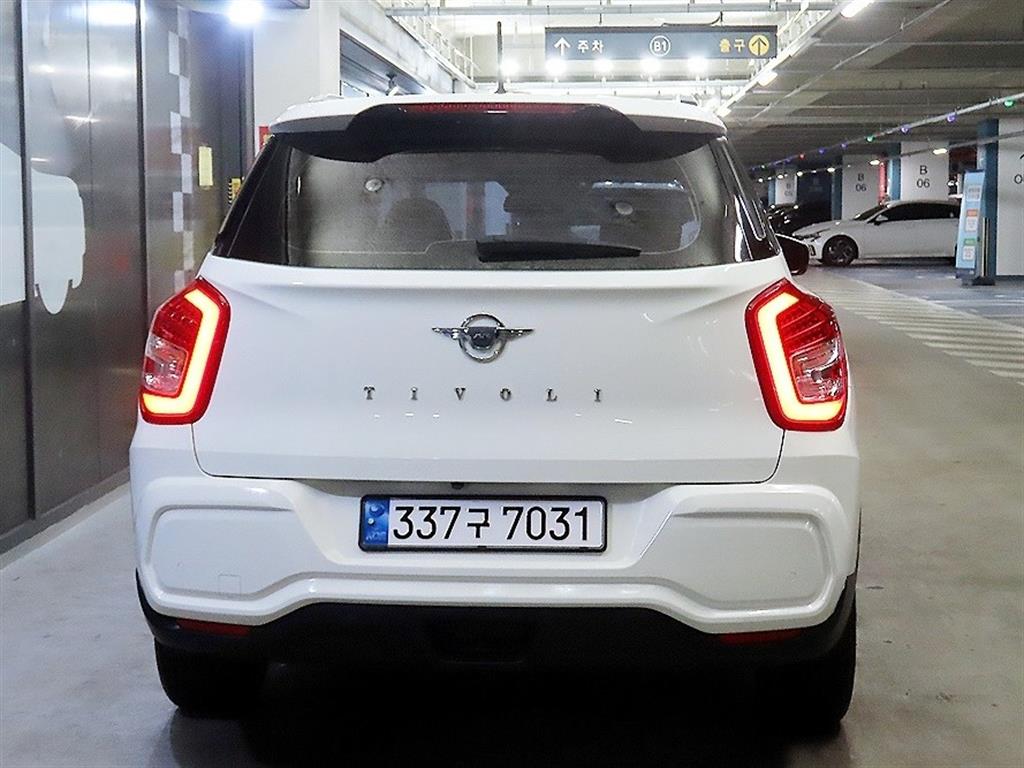 Ssangyong Tivoli - Vista 5