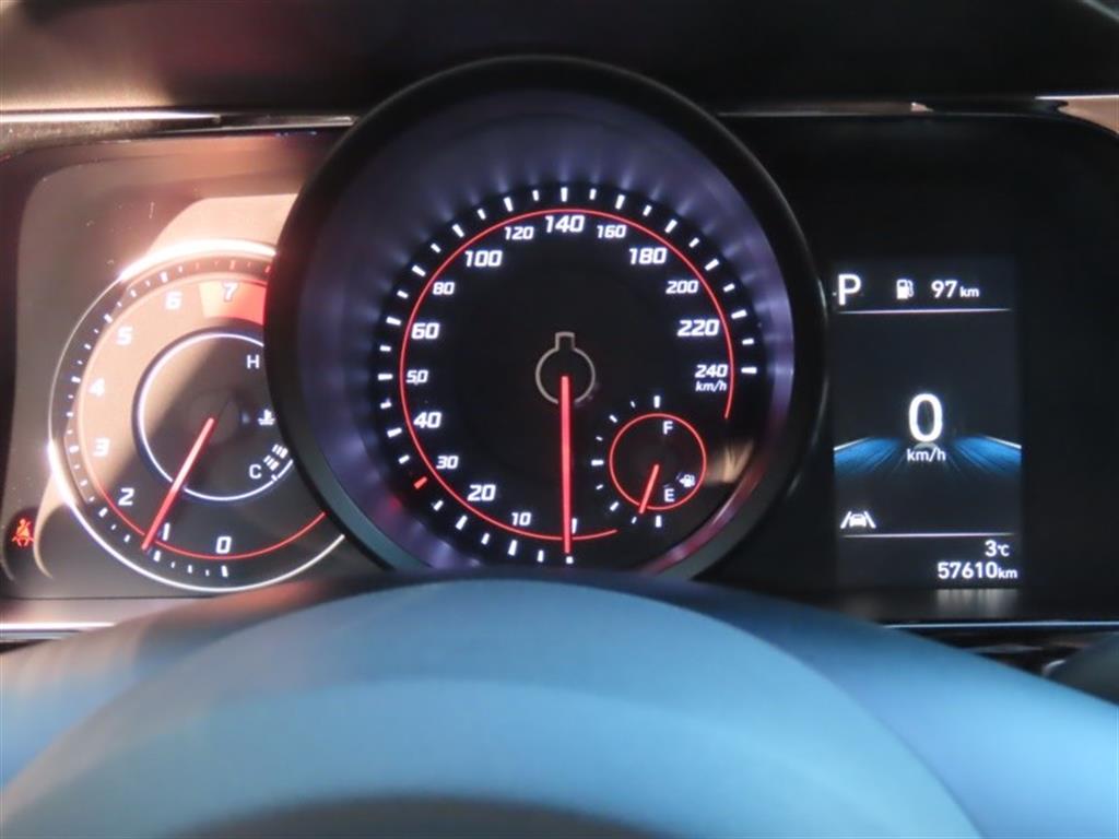 HYUNDAI Avante - Vista 9