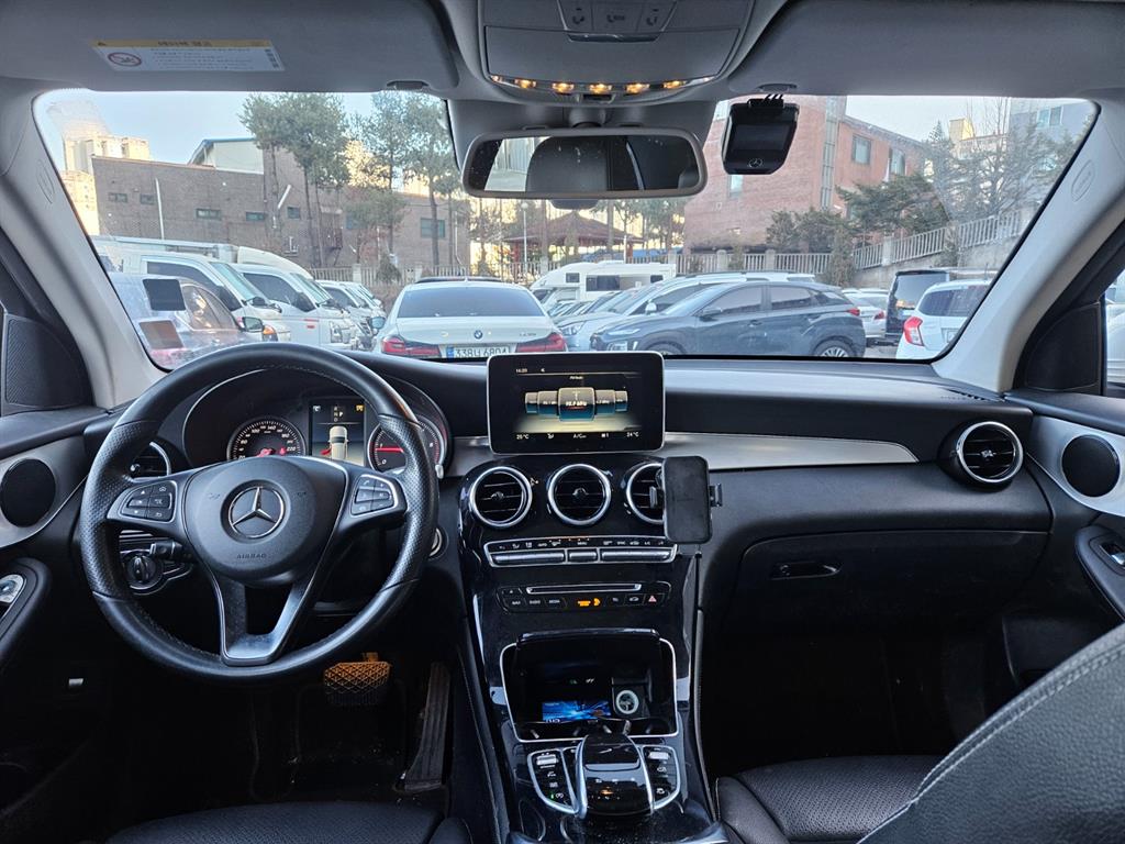 Mercedes Benz GLC Class - Vista 7