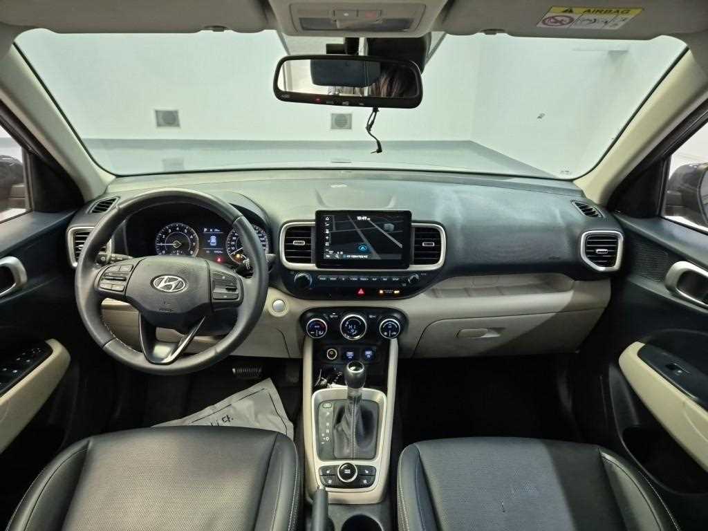 HYUNDAI Venue - Vista 7