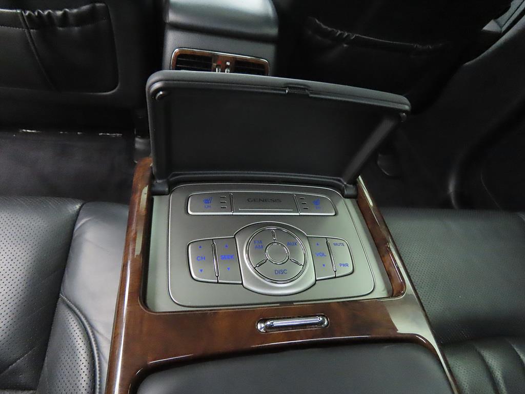 HYUNDAI Genesis - Vista 12