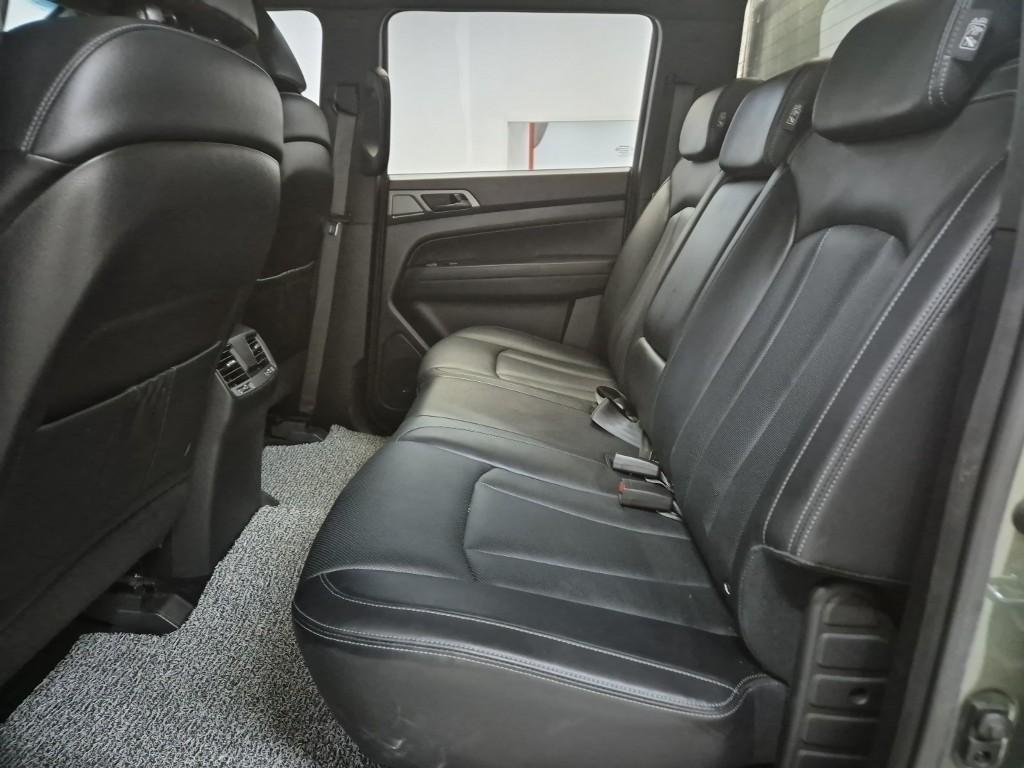 Ssangyong Rexton - Vista 12