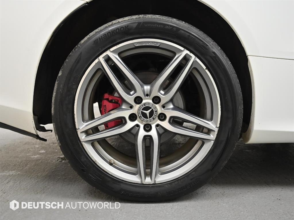 Mercedes Benz E class - Vista 5