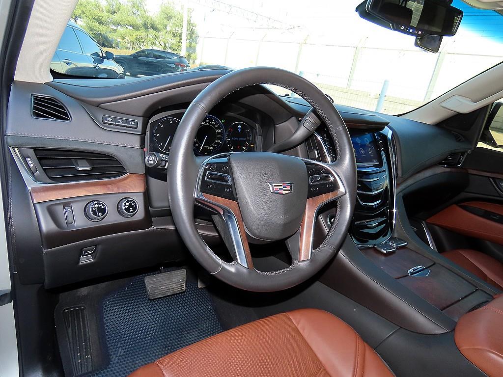 Cadillac Escalade - Vista 8