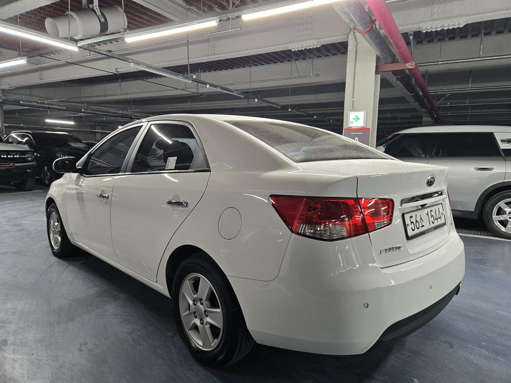 KIA Forte - Vista 6