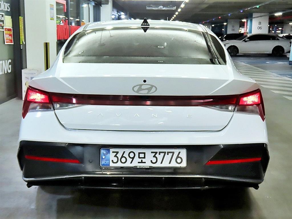 HYUNDAI Avante - Vista 5