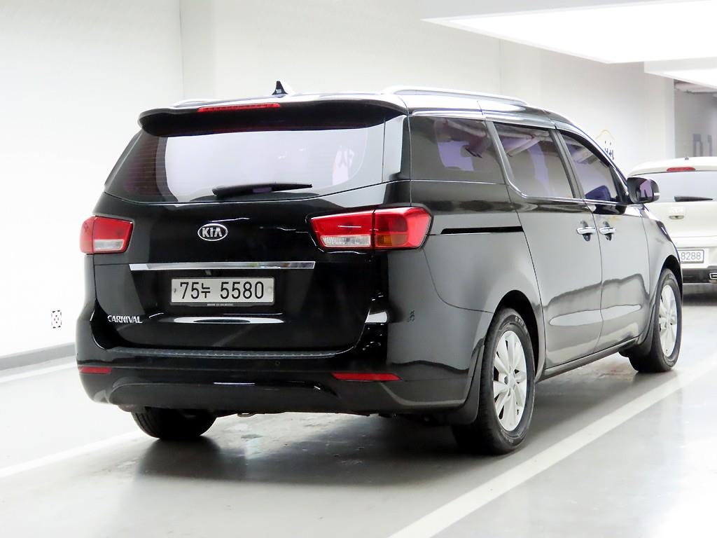 KIA Carnival - Vista 4