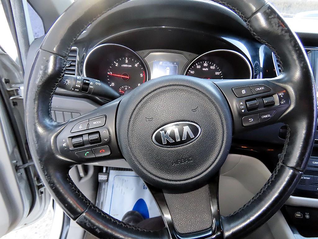 KIA Carnival - Vista 9