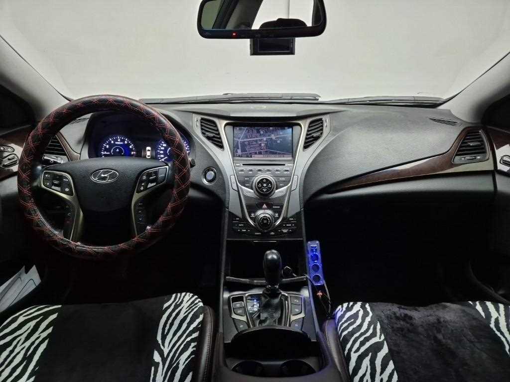 HYUNDAI Grandeur - Vista 7