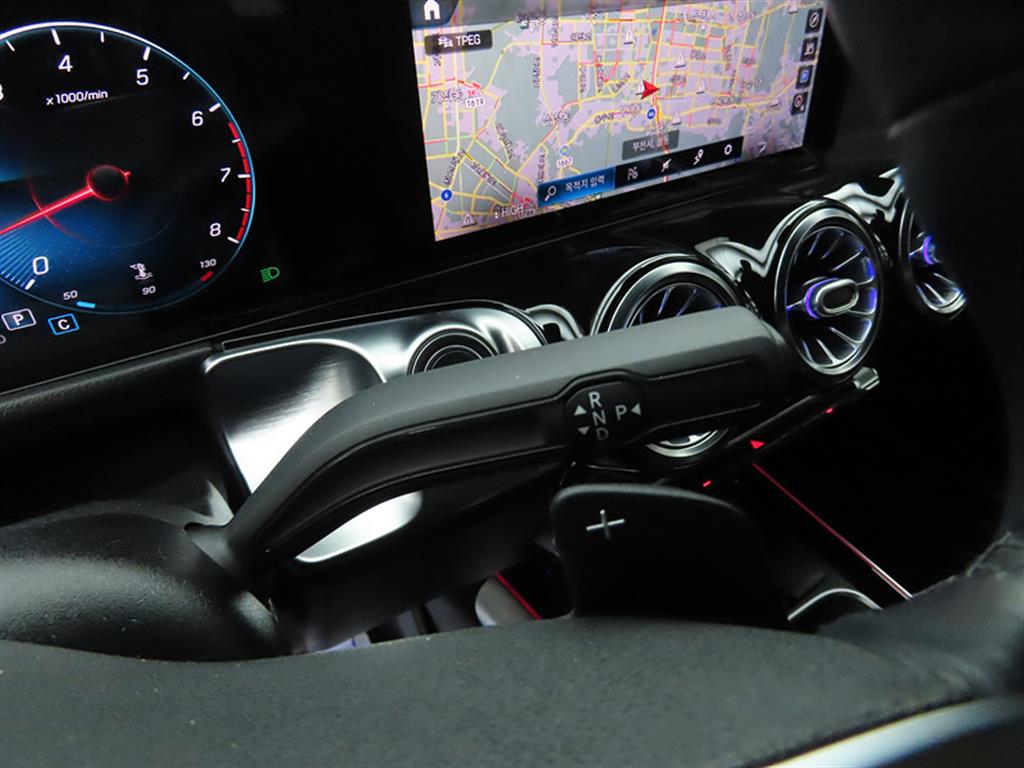 Mercedes Benz GLB Class - Vista 11