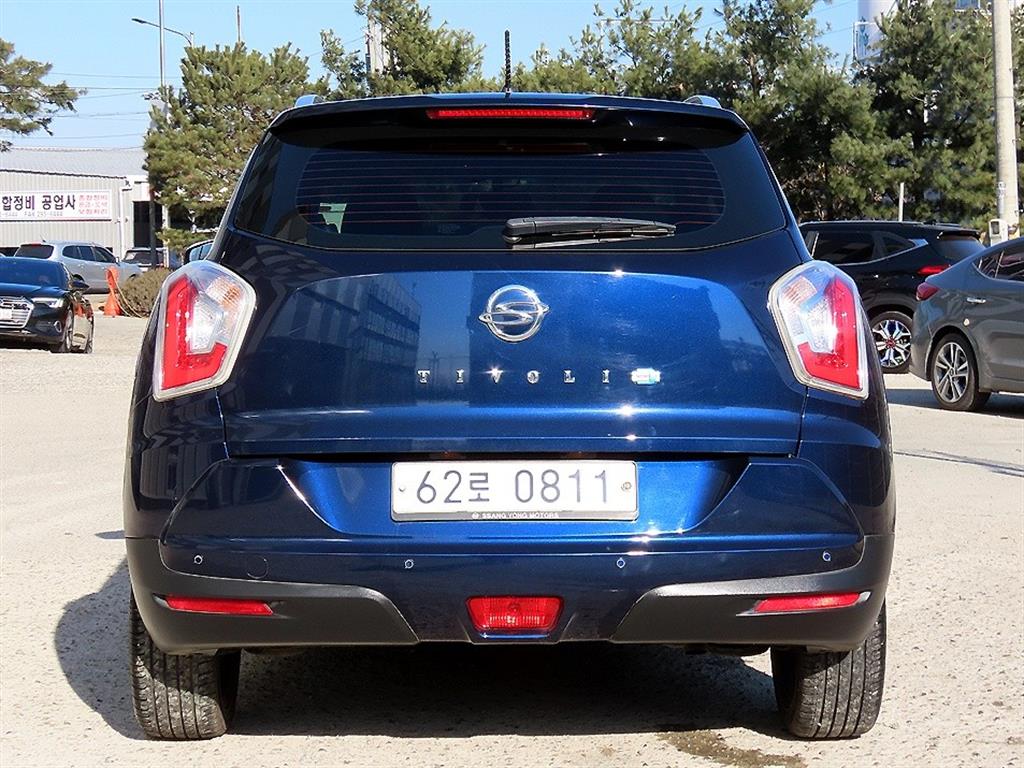Ssangyong Tivoli - Vista 4