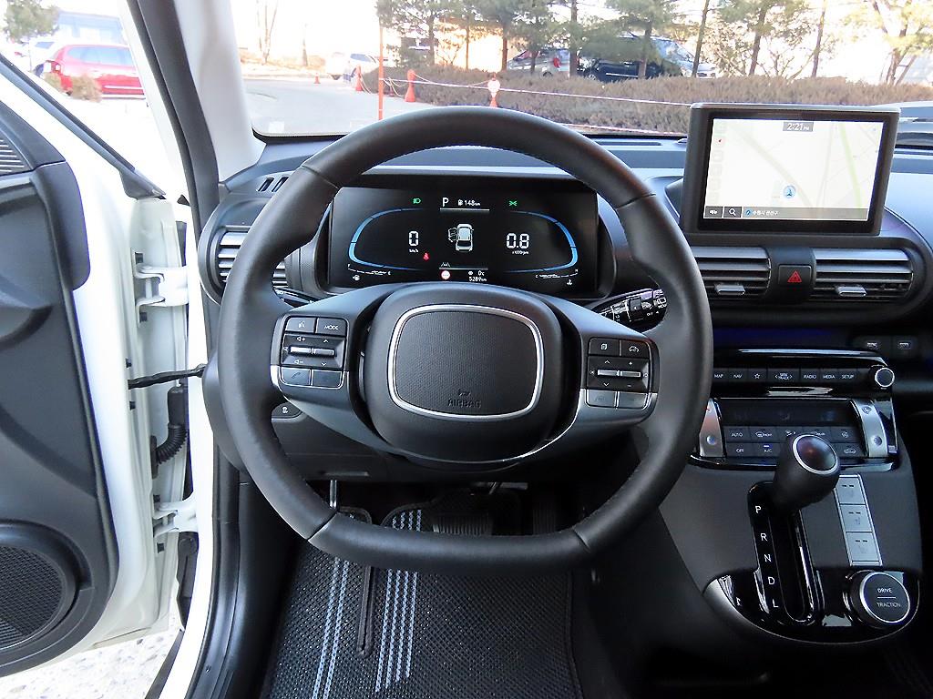 HYUNDAI Casper - Vista 8