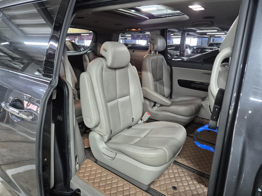 KIA Carnival 2016 Gris - Importación desde Corea - HF Imports Iquique - Foto 16