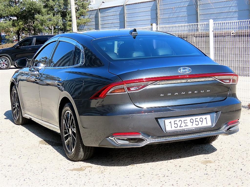 HYUNDAI Grandeur - Vista 3