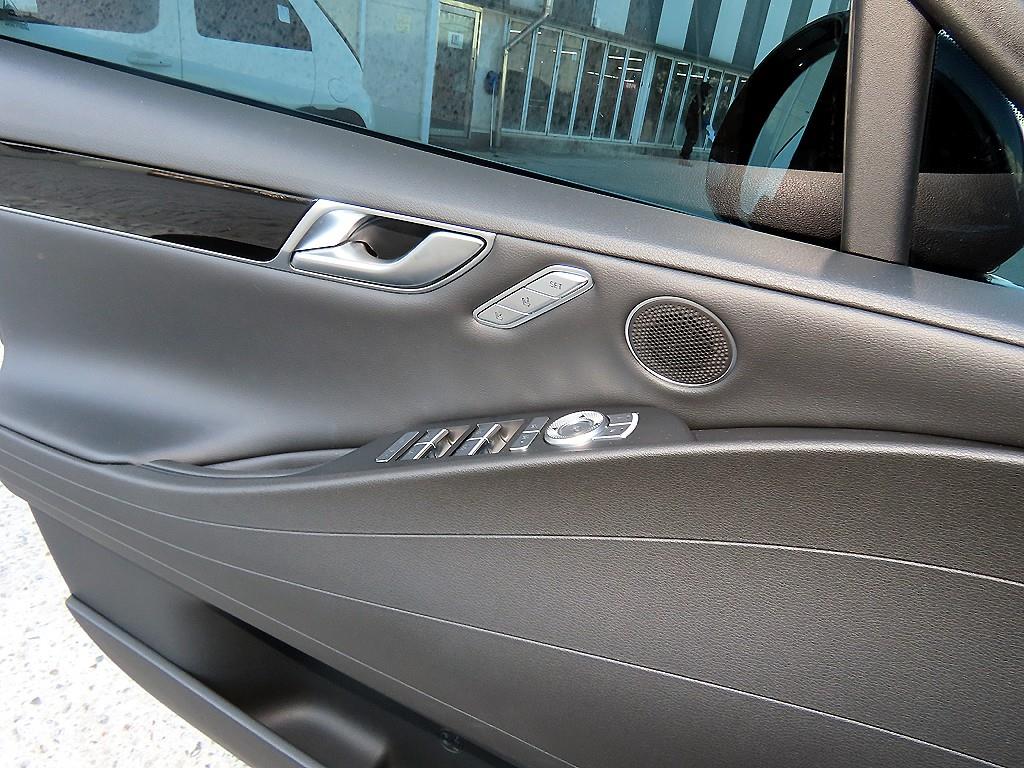 Genesis G80 - Vista 12