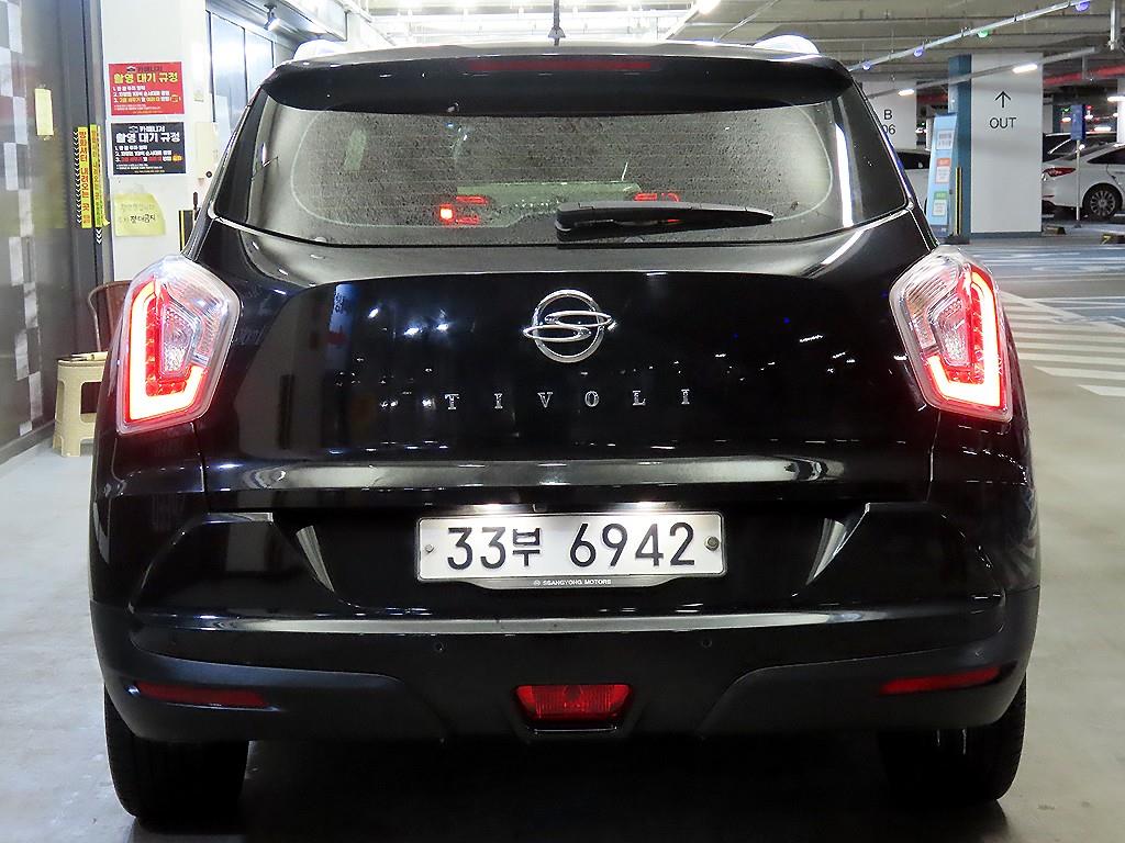 Ssangyong Tivoli - Vista 5