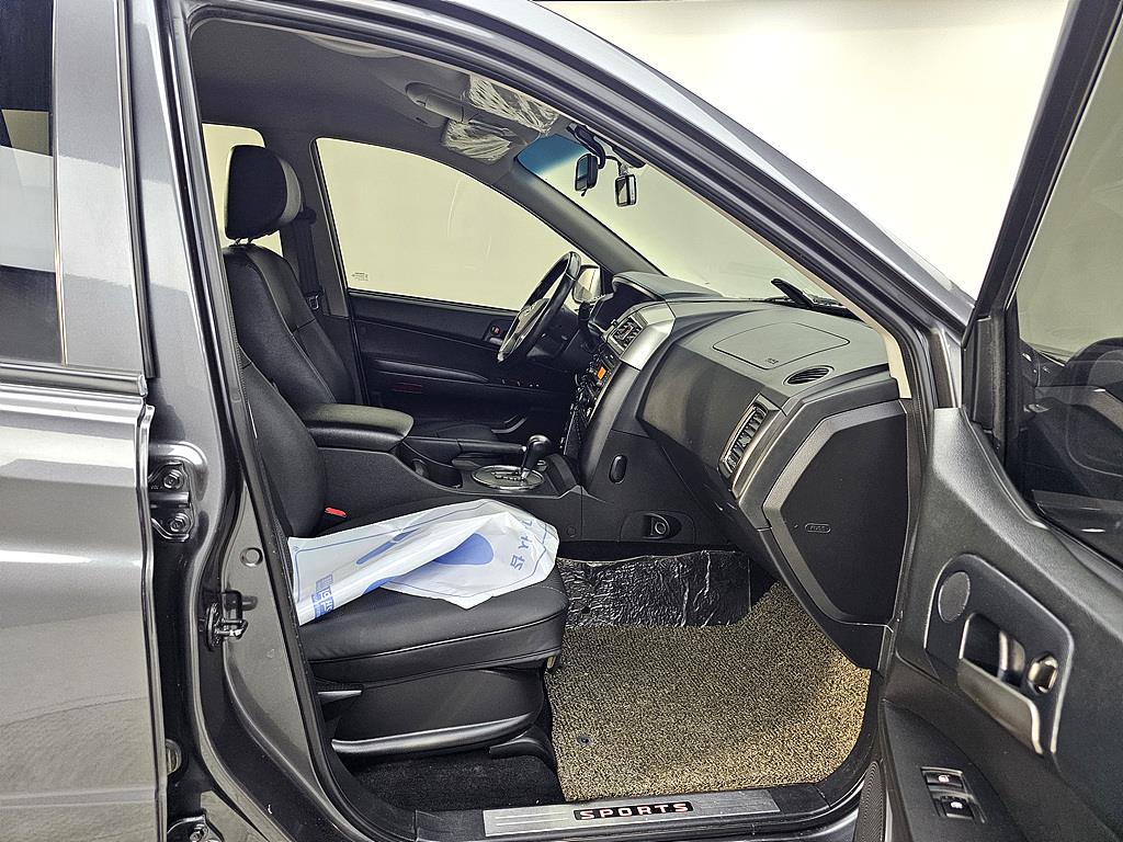 Ssangyong Korando - Vista 11