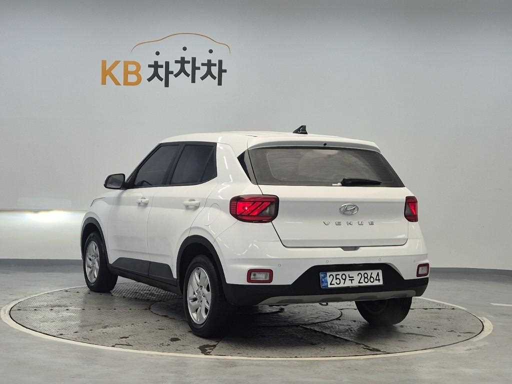 HYUNDAI Venue - Vista 2