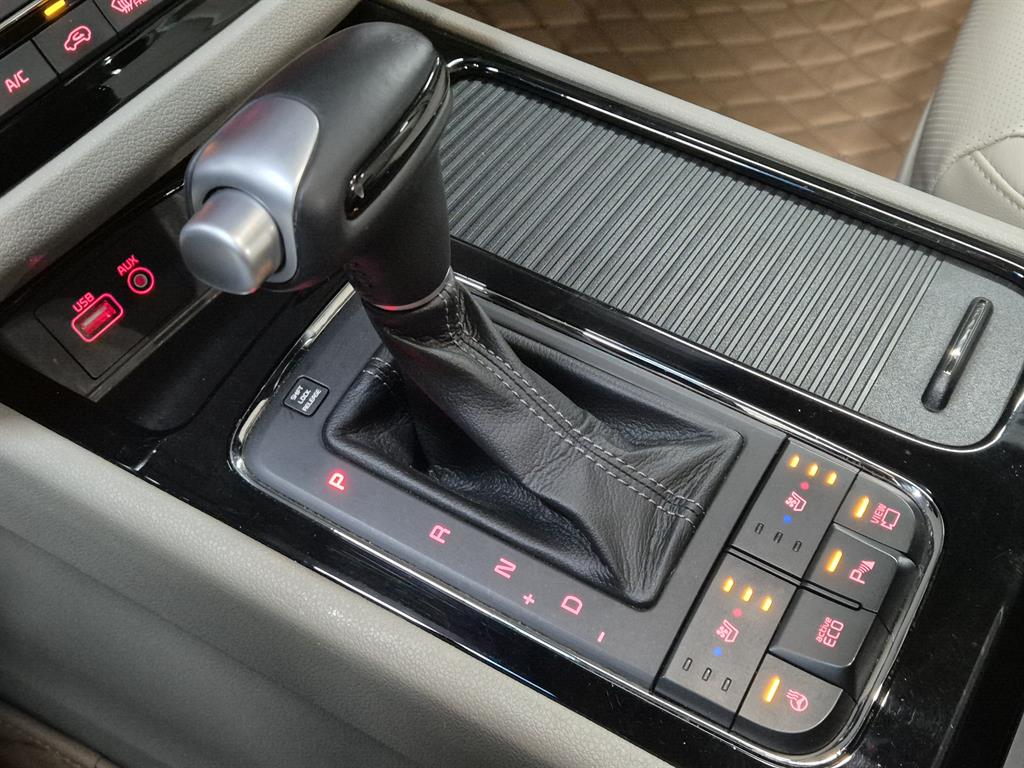 KIA Carnival - Vista 9