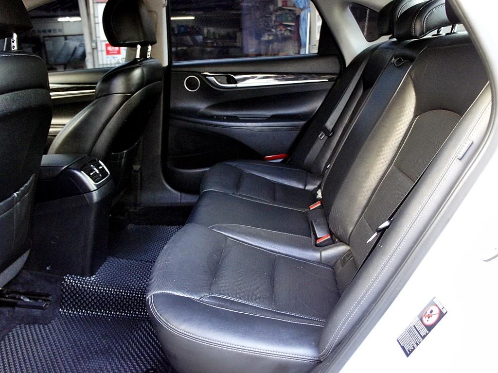 HYUNDAI Grandeur - Vista 11