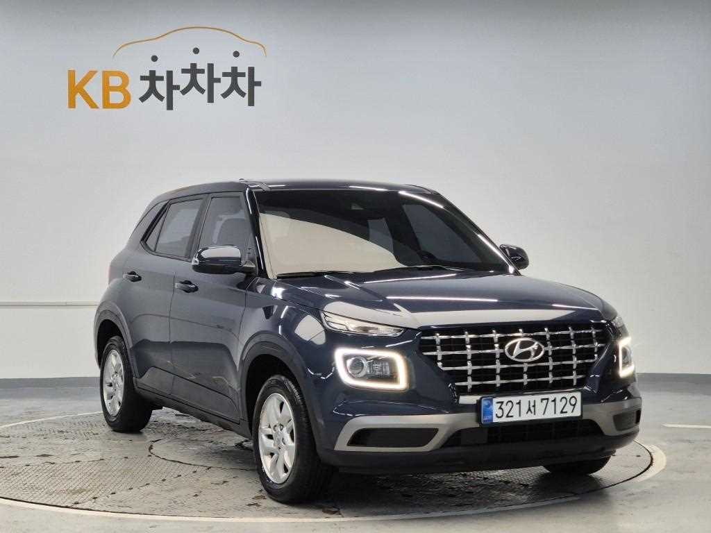 HYUNDAI Venue - Vista 4