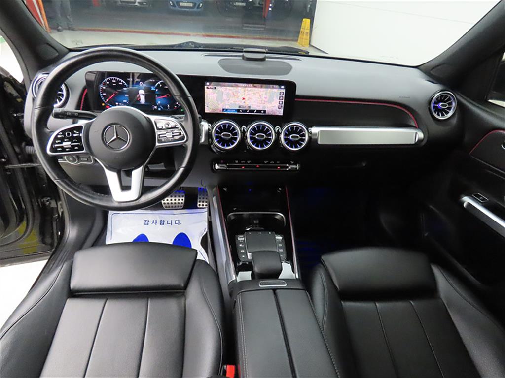 Mercedes Benz GLB Class - Vista 7