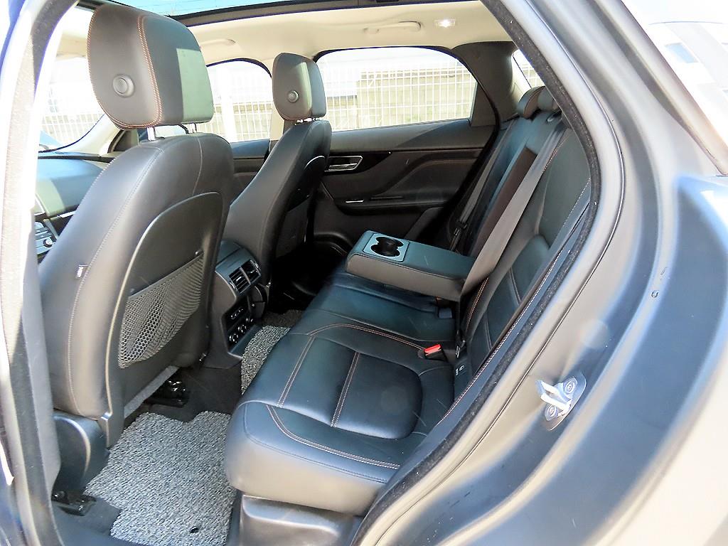 Jaguar F-PACE - Vista 6