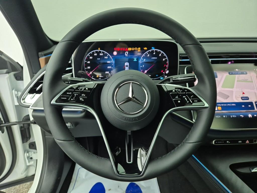 Mercedes Benz E class - Vista 9