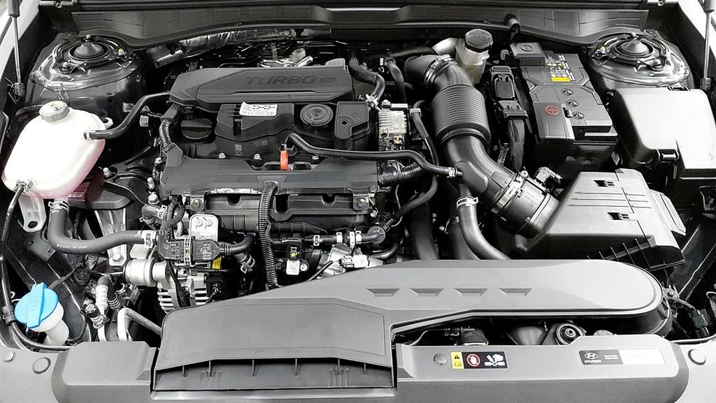 HYUNDAI Sonata - Vista 6