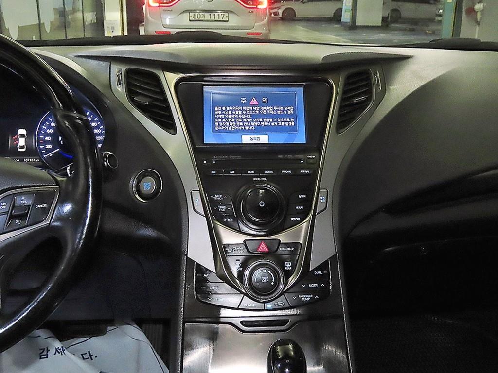 HYUNDAI Grandeur - Vista 11