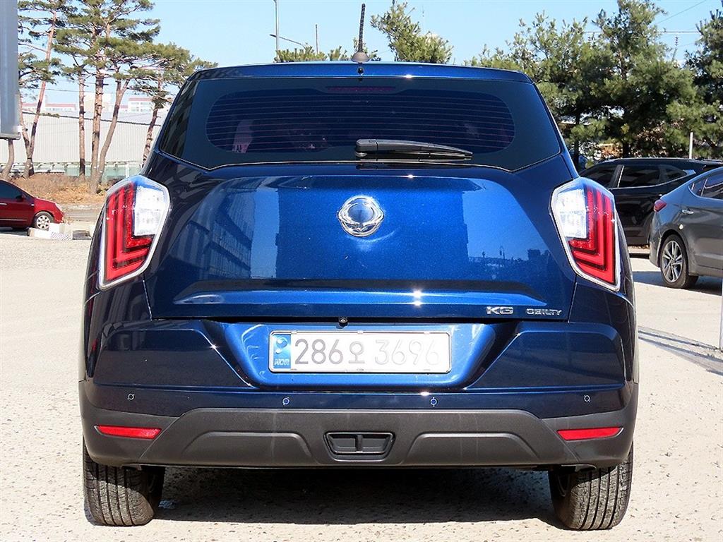 Ssangyong Tivoli - Vista 4