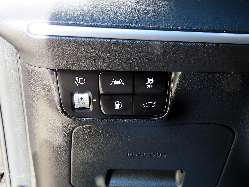 HYUNDAI Grandeur - Vista 12