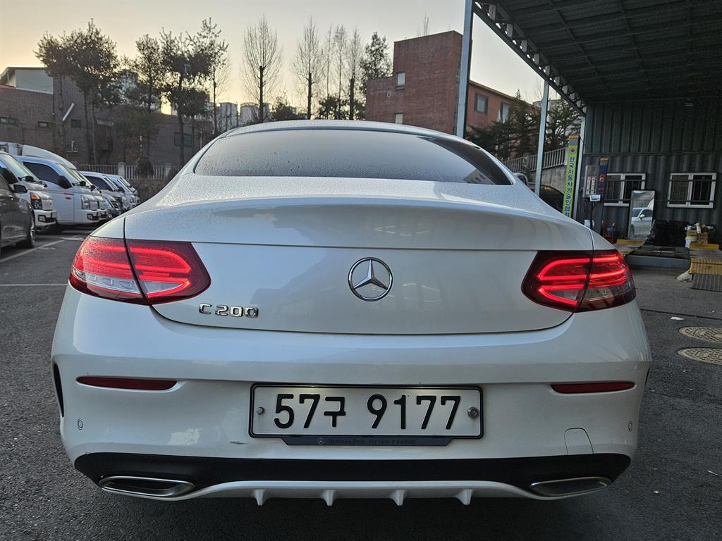 Mercedes Benz C Class - Vista 5