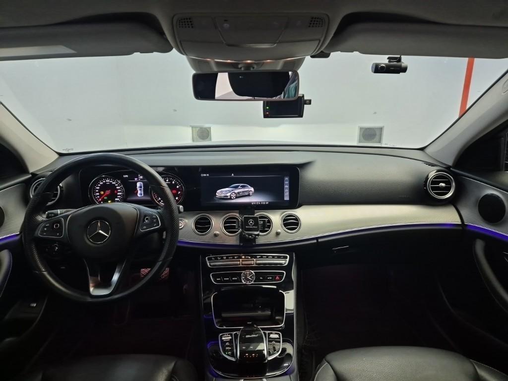 Mercedes Benz E class - Vista 7