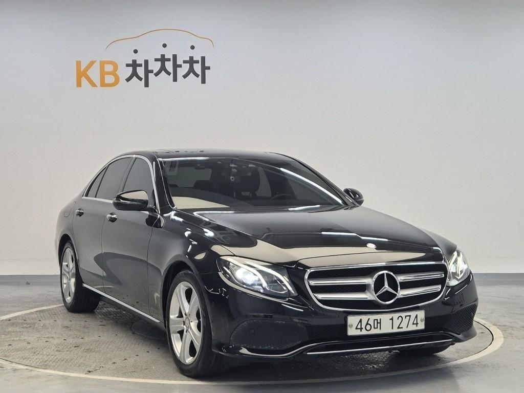 Mercedes Benz E class - Vista 4