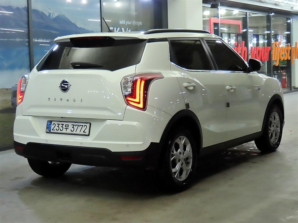Ssangyong Tivoli - Vista 4
