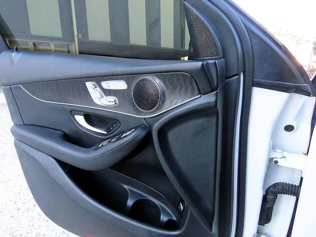 Mercedes Benz GLC Class - Vista 11