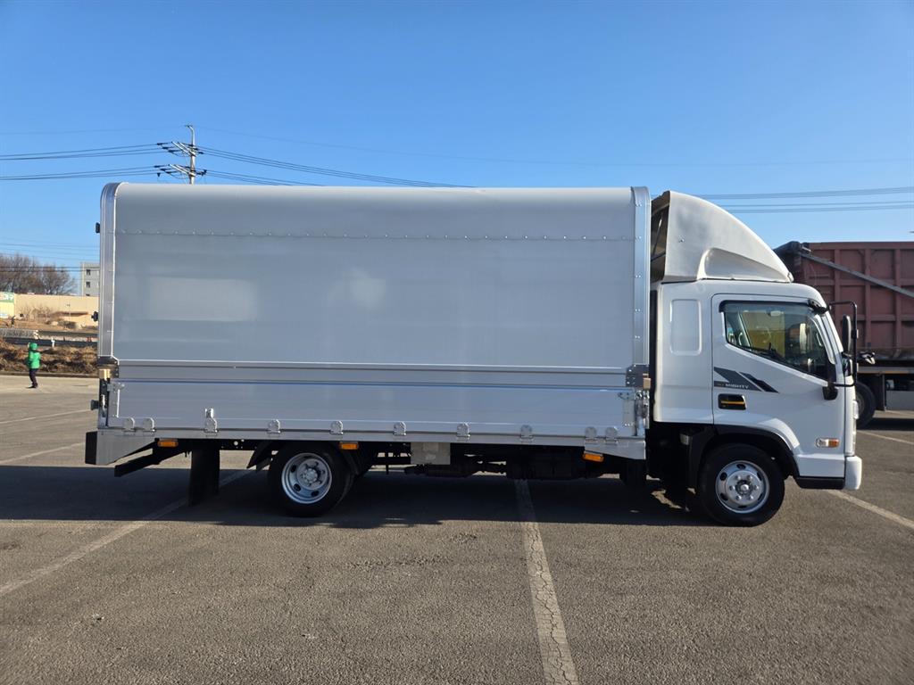 medium and large cargo truck - Vista 5